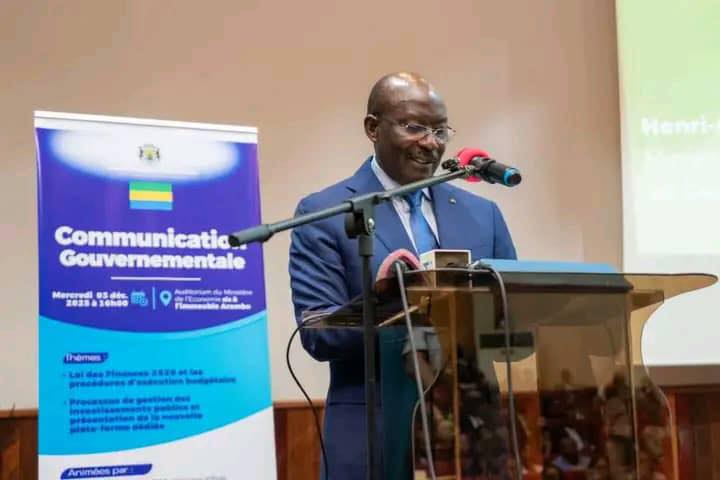 Vice-Président du Gouvernement intérimaire, M. Henri-Claude OYIMA